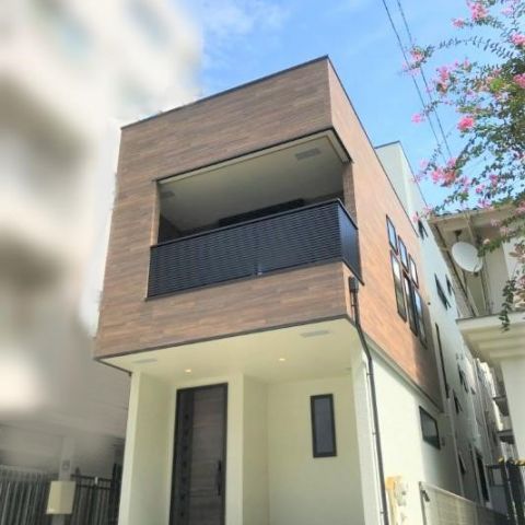 【建売住宅】人気エリア！木目調ベースのおしゃれな戸建て アイキャッチ画像